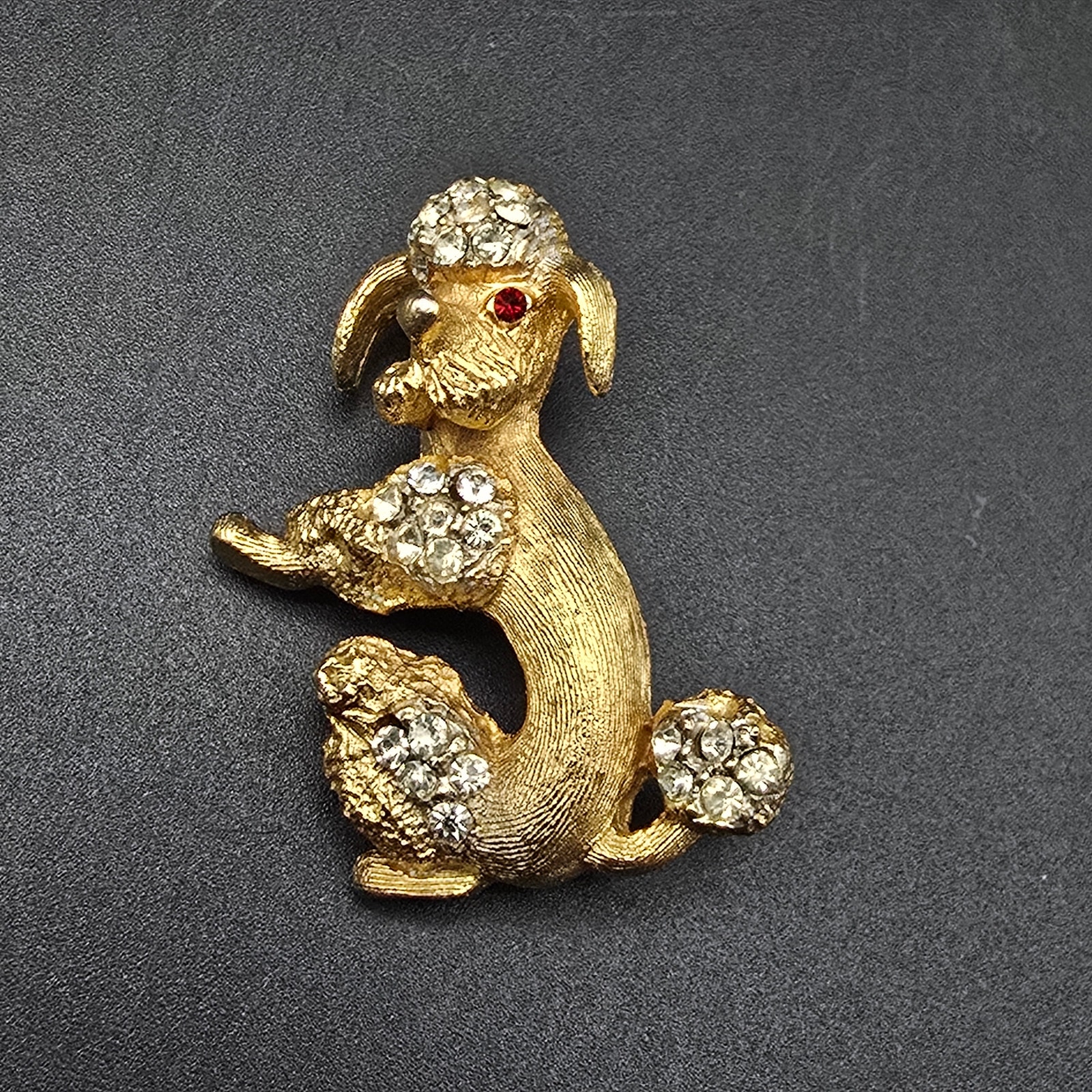 Bsk Rhinestone Poodle Dog Brooch Gold Tone Red Vintage Glam Costume Jewelry 28$